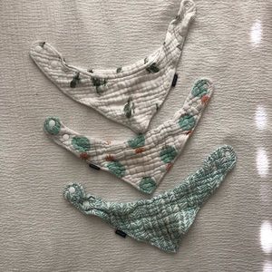 Bebe au Lait Muslin Bibs